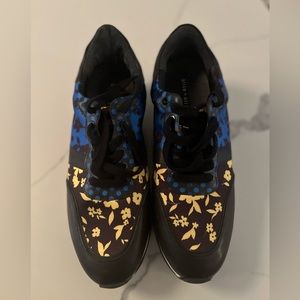 Never worn adorable Alice and Olivia sneakers